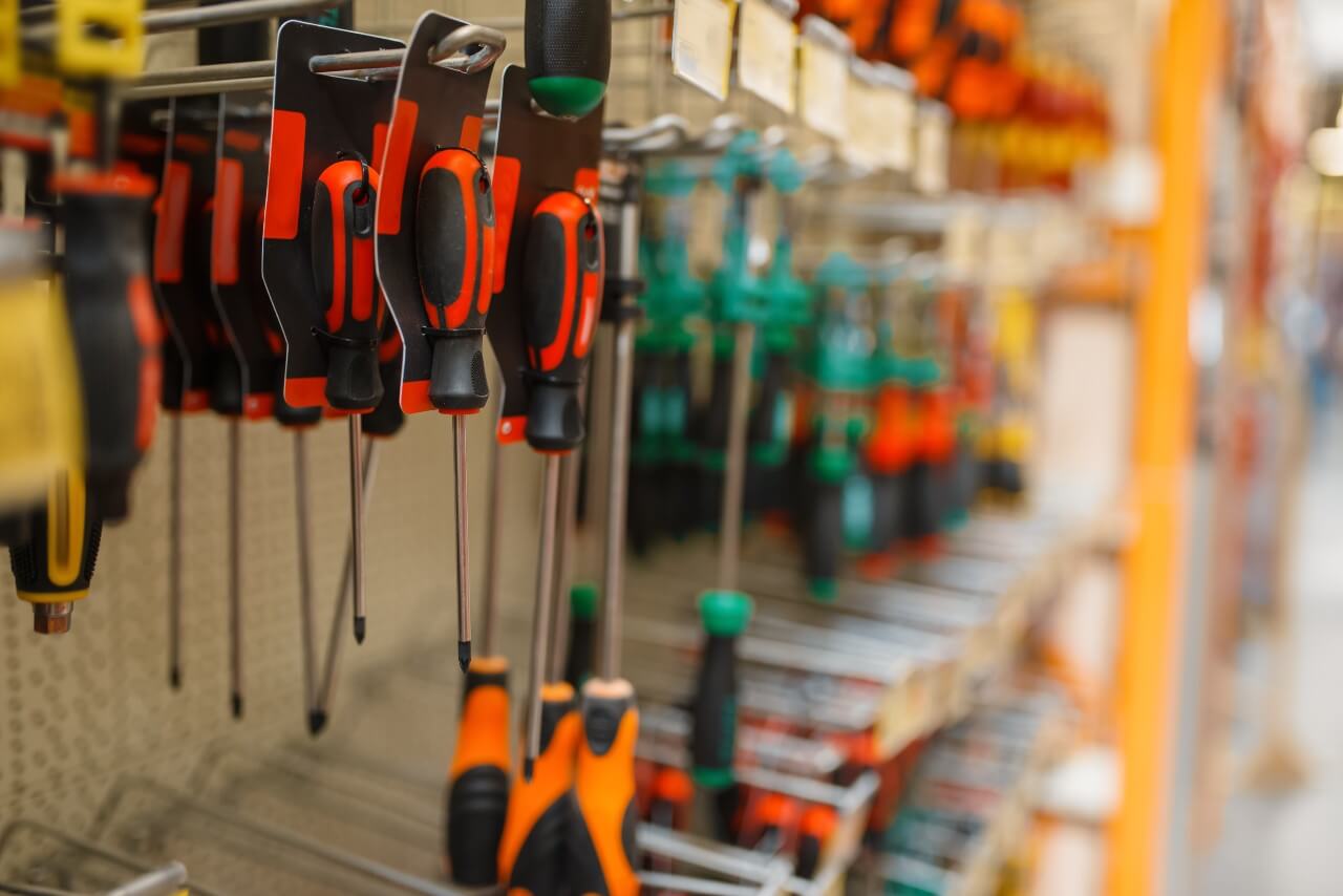 Étiquettes de prix en magasin de bricolage
